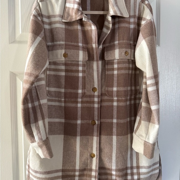 Banana Republic Jackets & Blazers - Banana Republic Tan and Cream Plaid Utility Jacket